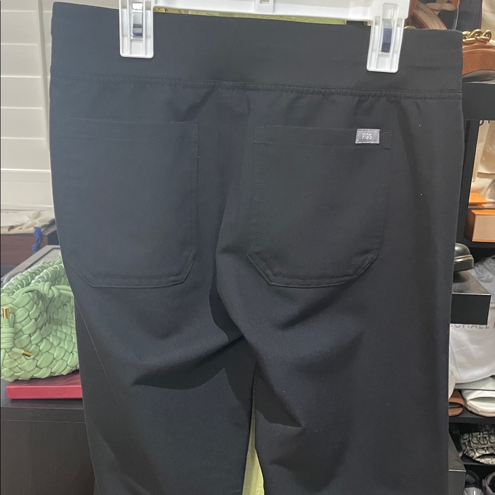 Figs Jet Black Livingston 2- pocket Scrub Bottoms